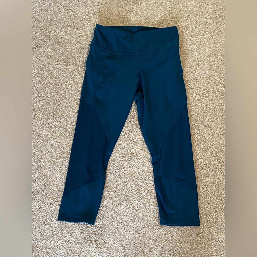 NWOT Athleta Capri Tights